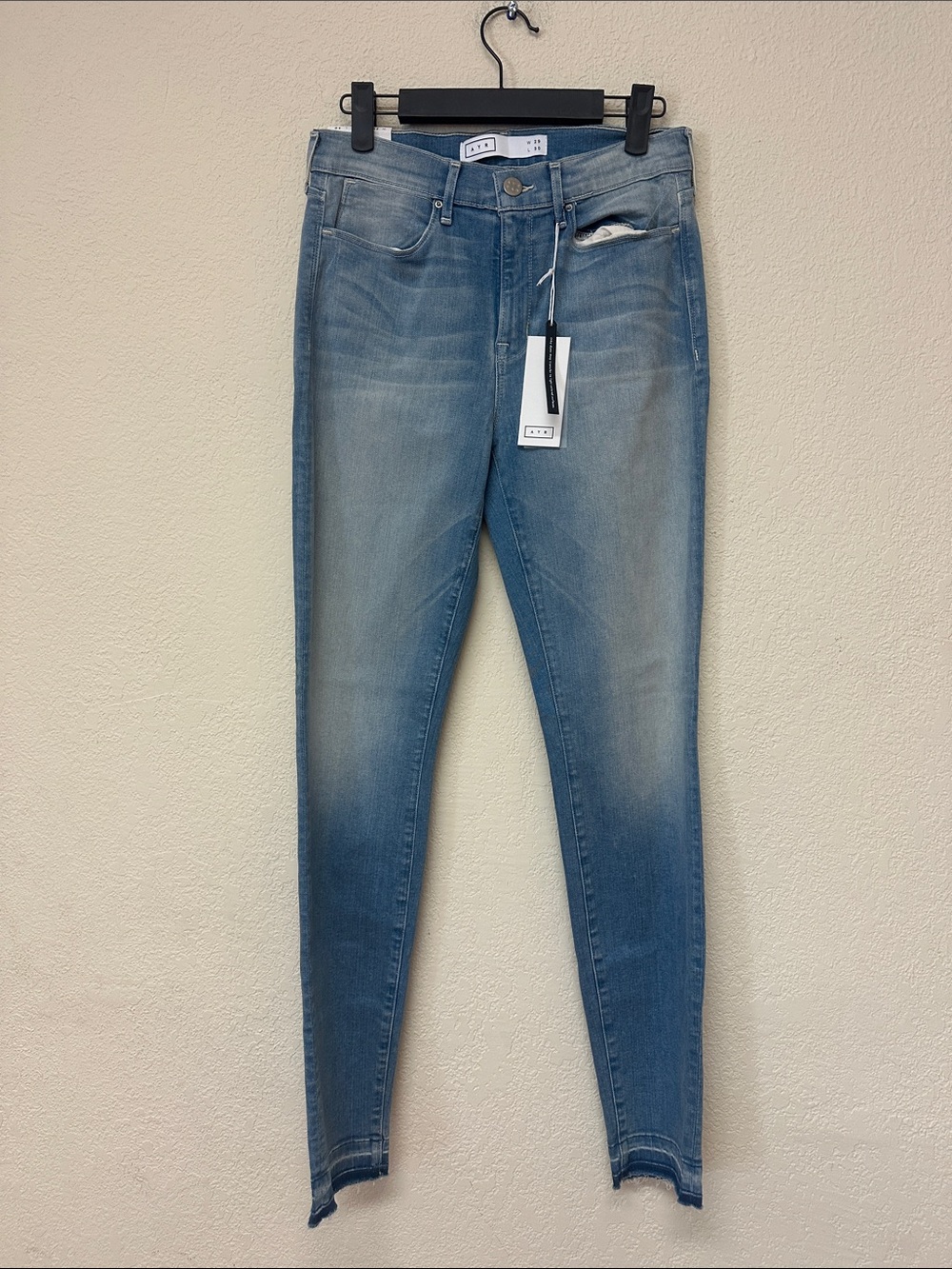 AYR NWT Womans stretchy jeans size 29